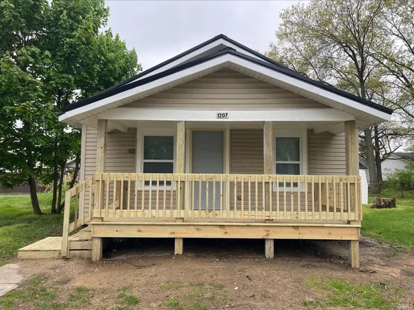 1207 W Wolf Ave, Elkhart, IN 46516
