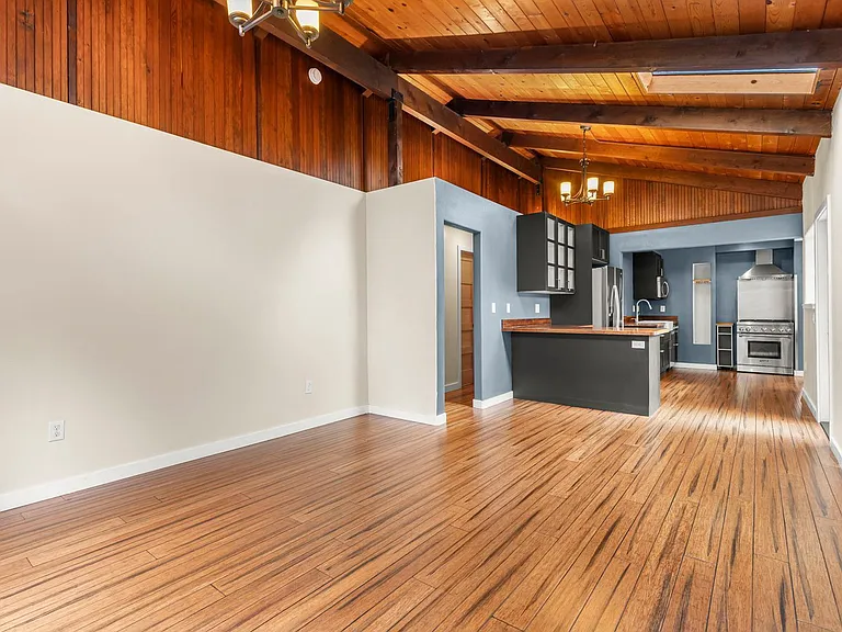 5125 NE Mason Ct — Photo 5