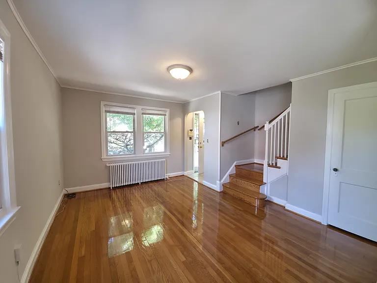 3311 Clay Pl NE — Photo 4
