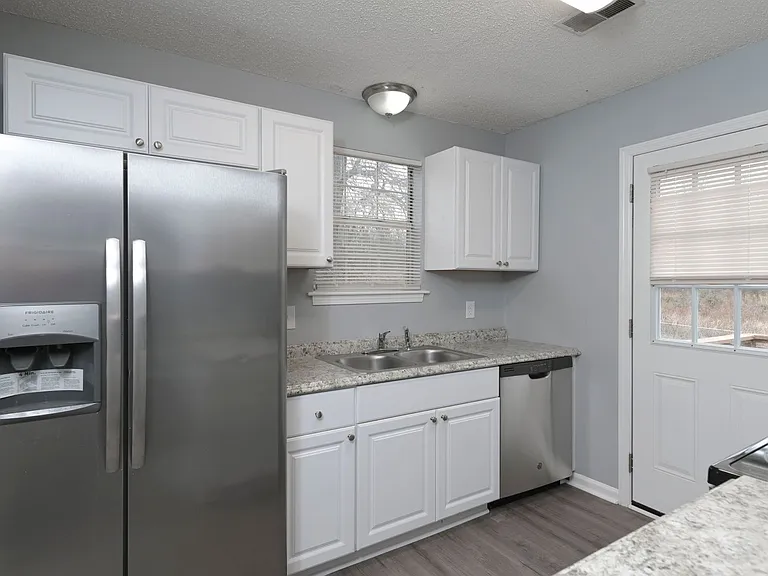 233 Braewick Rd — Photo 9