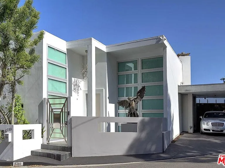 8380 Hollywood Blvd — Photo 66