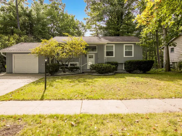 1914 E Front St, Traverse City, MI 49686