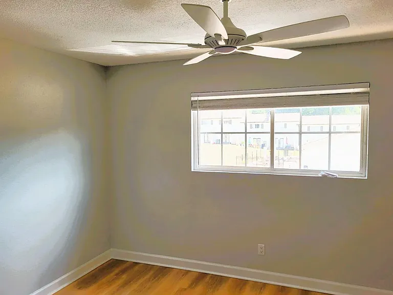 1802 Jackson Ave W #101 — Photo 10