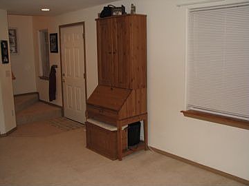 Living Room/Front Enry