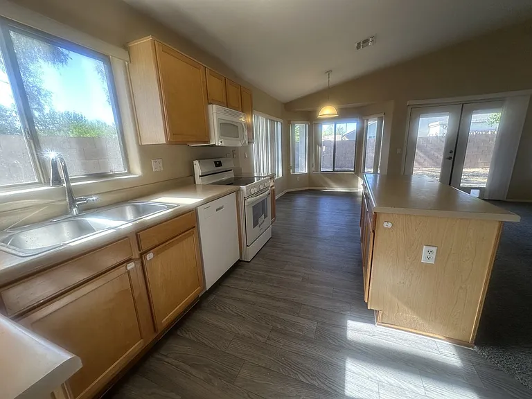 3285 E Ford Ave — Photo 14