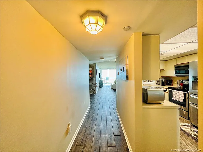 8880 S Ocean Dr #402 — Photo 2