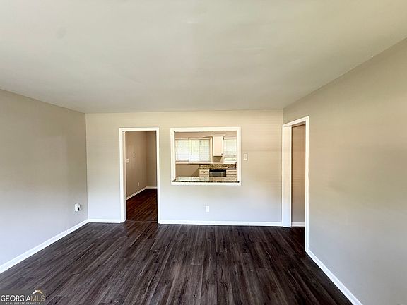 2nd image of 2842 Altaview Dr SE