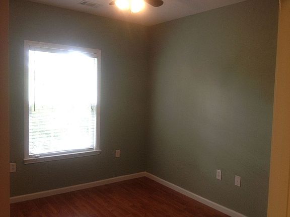 5th image of 433 McKenna Cir