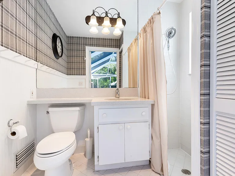 5100 SW 75th St — Photo 22