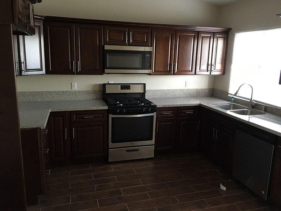 2nd image of 631 Clearwater Dr
