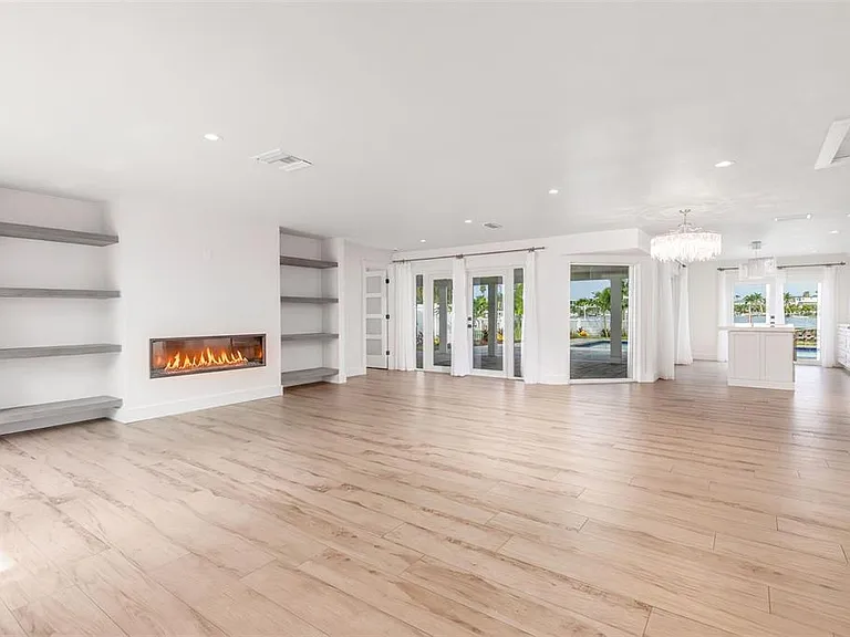 10350 Paradise Blvd — Photo 6