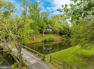 96 Interpromontory Rd, Great Falls, VA 22066