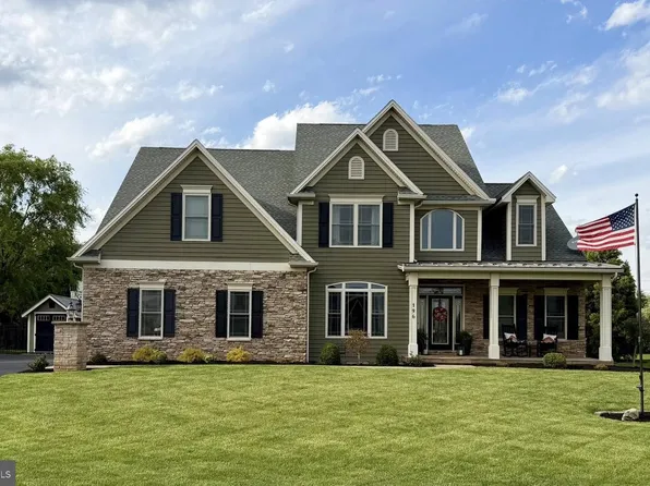 196 Summer Breeze Ln, Chambersburg, PA 17202
