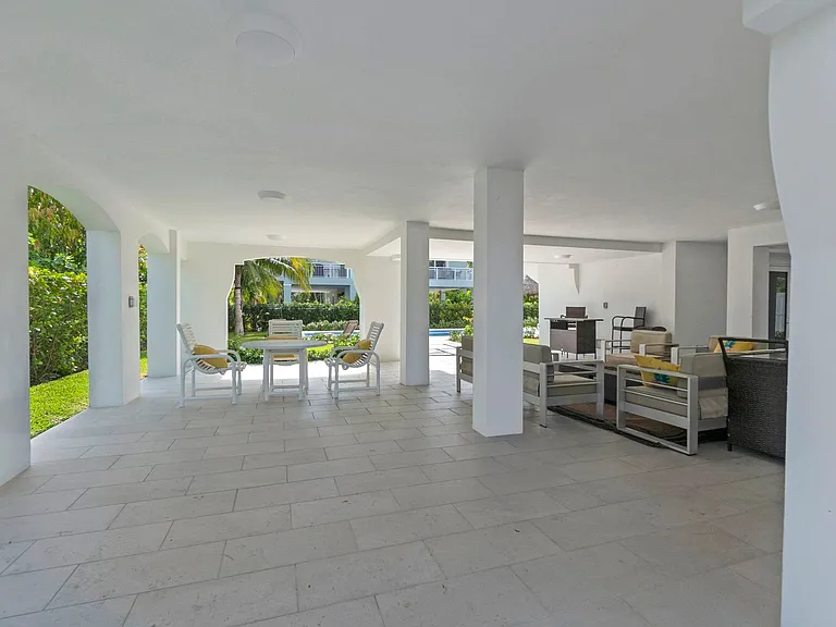 317 E Seaview Cir — Photo 47