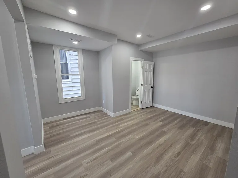 5026 Belair Rd — Photo 11