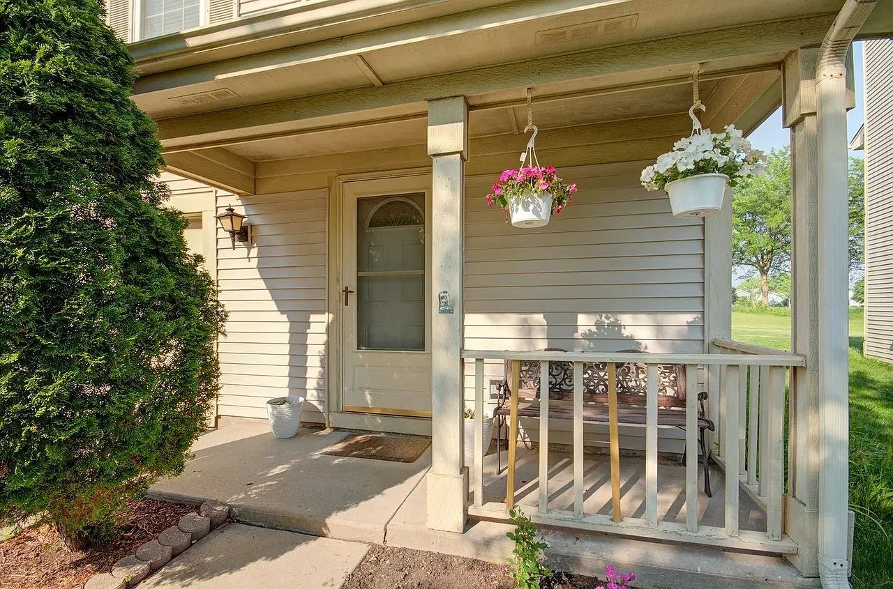 2 bed, 2.5 bath, 1192 sqft, $2,300 — Photo 2
