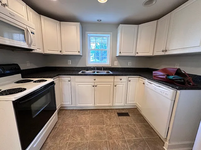 161 W Main St — Photo 12
