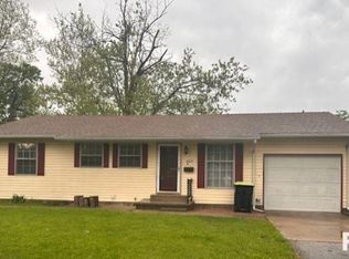 604 Gladstone St, Jacksonville, IL 62650