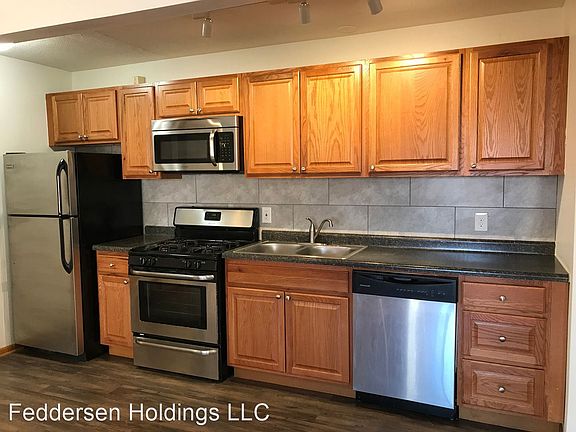 5th image of 625 E 18th St #208