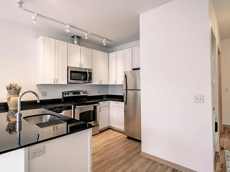 7west — Photo 8
