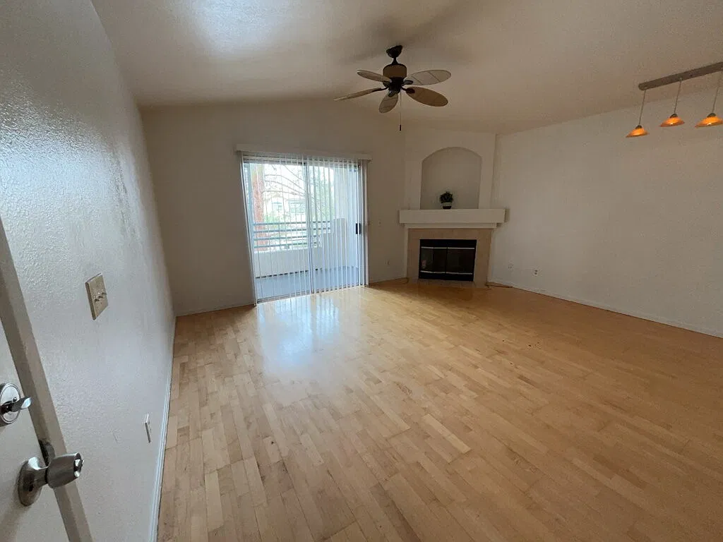 2 bed, 2.0 bath, 1006 sqft, $1,450 — Photo 2