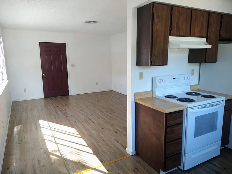 1851 Shasta St — Photo 6