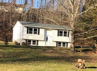 576 Valley Rd, Killingly, CT 06241