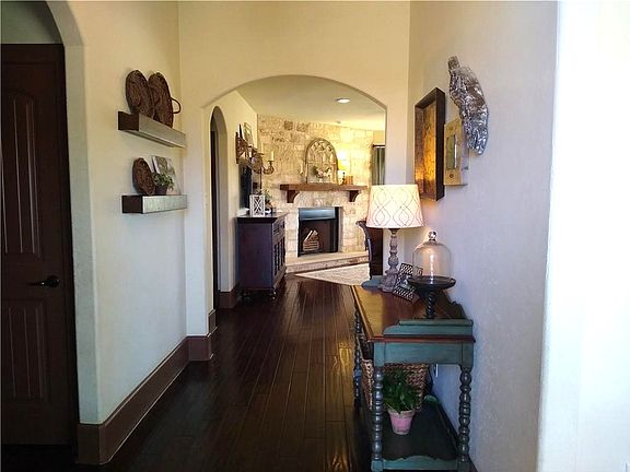 3rd image of 1302 Shepherd Dr