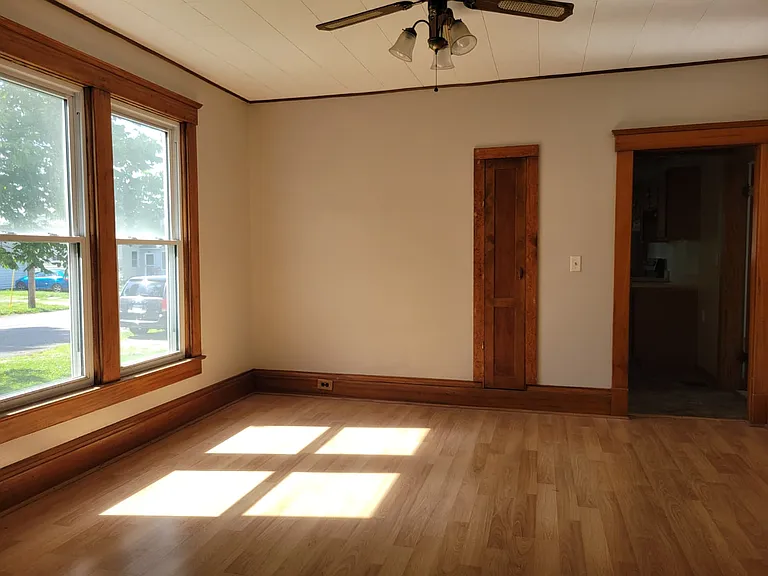 423 W Main St — Photo 11