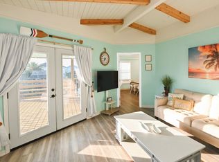 190 Barracuda St, Bayou Vista, TX 77563