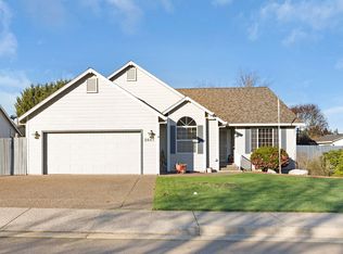 2657 Greyfox Dr, Sutherlin, OR 97479