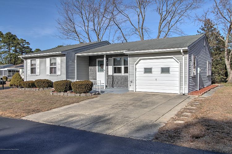 1st image of 12 Orchard Dr #73
