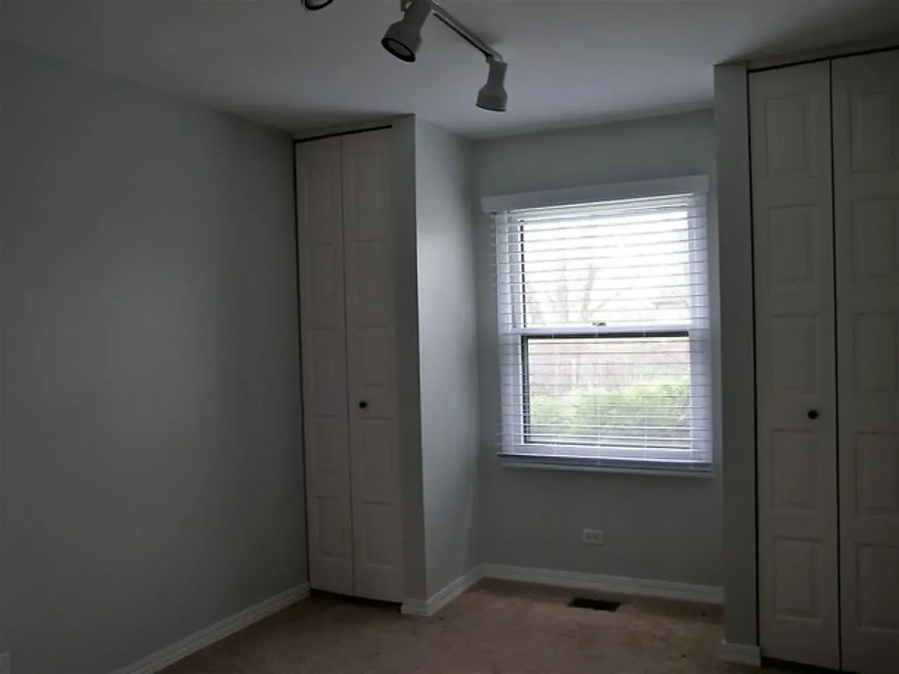 3 bed, 1300 sqft, $3,100 — Photo 3