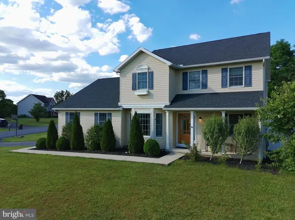 631 Eric Dr, Shippensburg, PA 17257