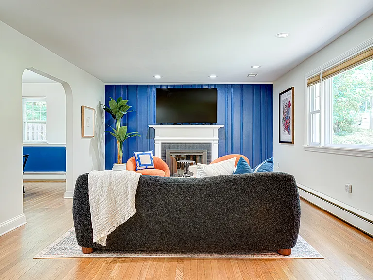 7 Carol Ln — Photo 3