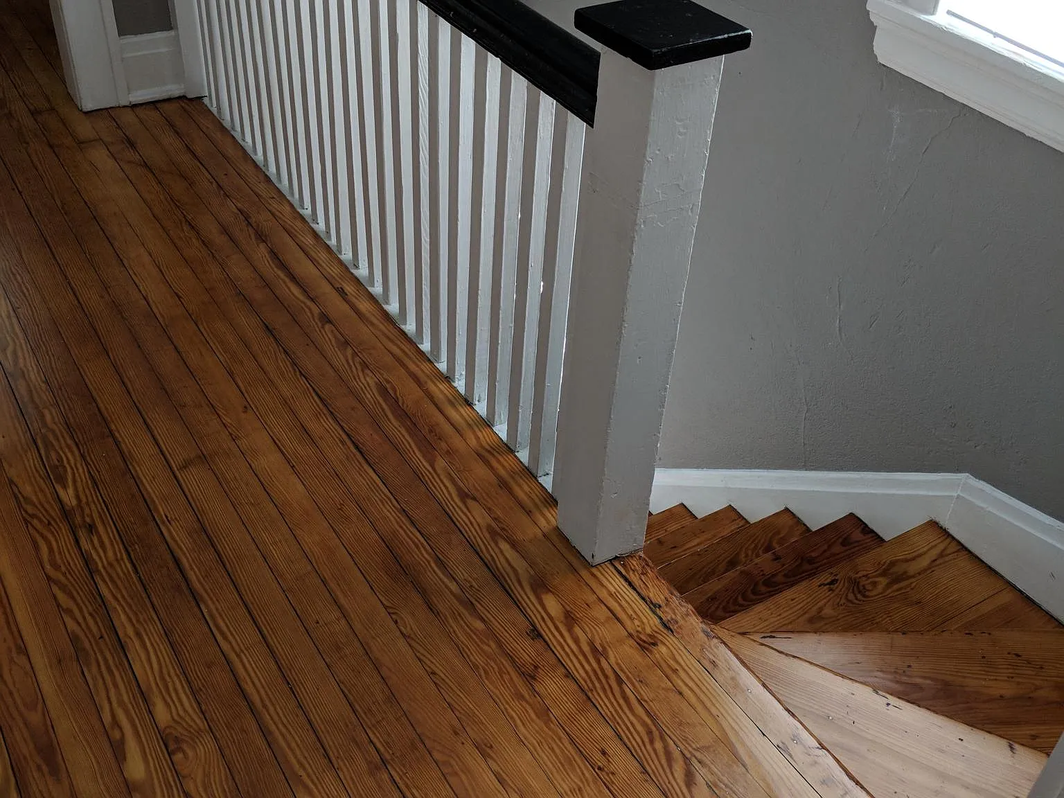 3 bed, 1.5 bath, 1200 sqft, $1,100 — Photo 2