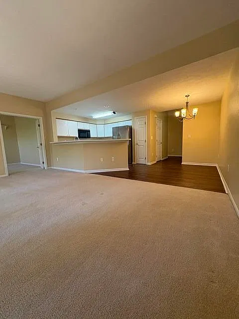 2 bed, 2.0 bath, 1382 sqft, $1,800 — Photo 2