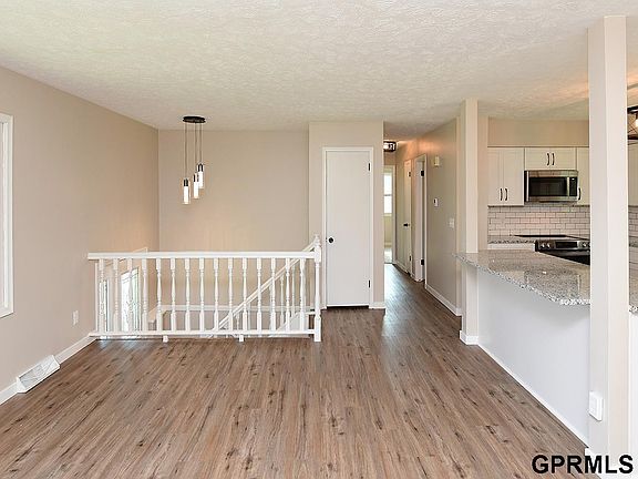 4th image of 14935 L St