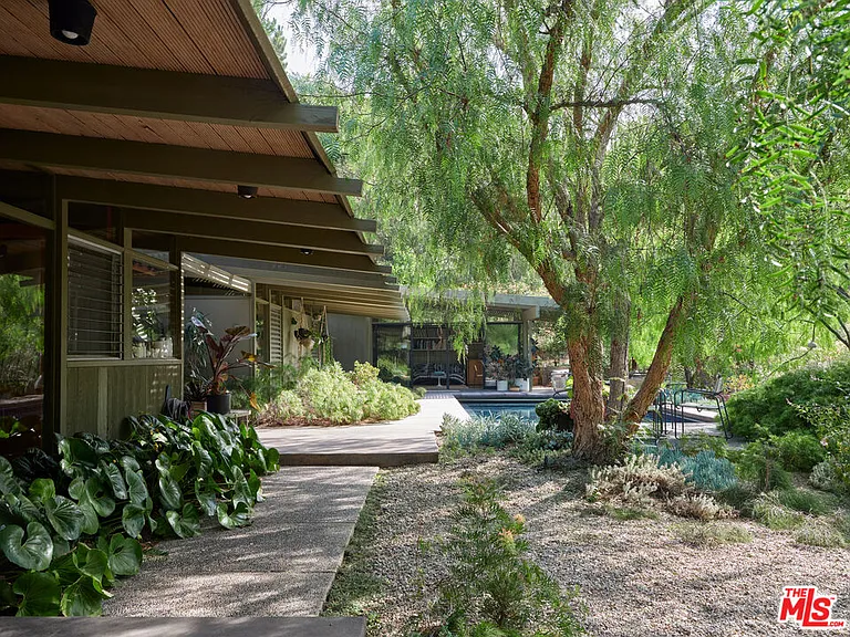 8973 Wonderland Park Ave — Photo 5