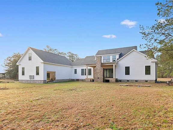 5th image of 1185 McLaughlin Rd