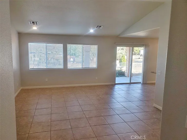 57294 Titian Ct — Photo 5