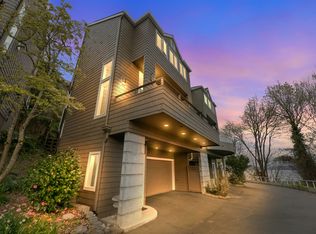 7051 Lincoln Park Way SW UNIT D, Seattle, WA 98136