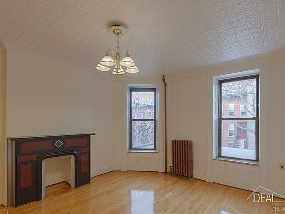 3rd image of 318 11th St APT 2R