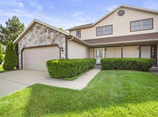 1570 Iroquois Ave, Grafton, WI 53024