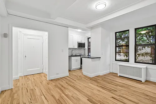 52 Clark St #3P Photo 1