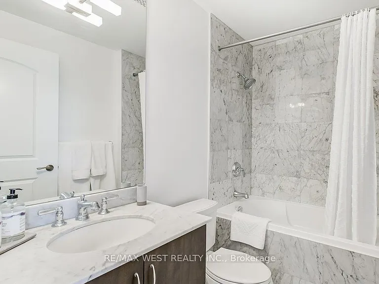 1 Bedford Rd #818 — Photo 21