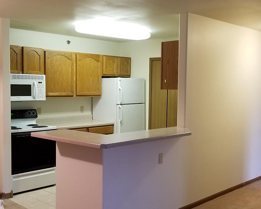 2nd image of 3120 Maple Valley Dr APT 302