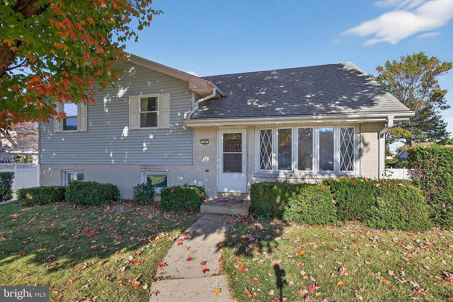 27 Rosemont Ave photo 1