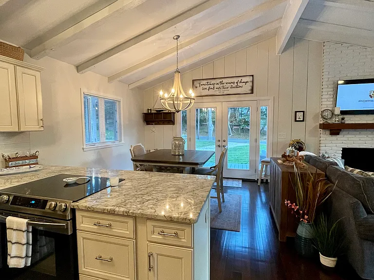 6 Community Dr — Photo 18