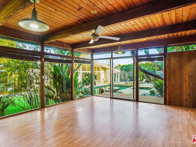 30725 Manzano Dr — Photo 8
